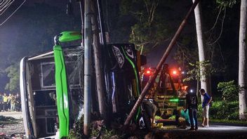 沃科特索罗特 巴士SMK Depok 团体在Ciater发生致命事故