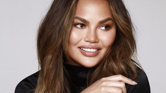 Chrissy Teigen Kembali ke Instagram setelah Alami Keguguran