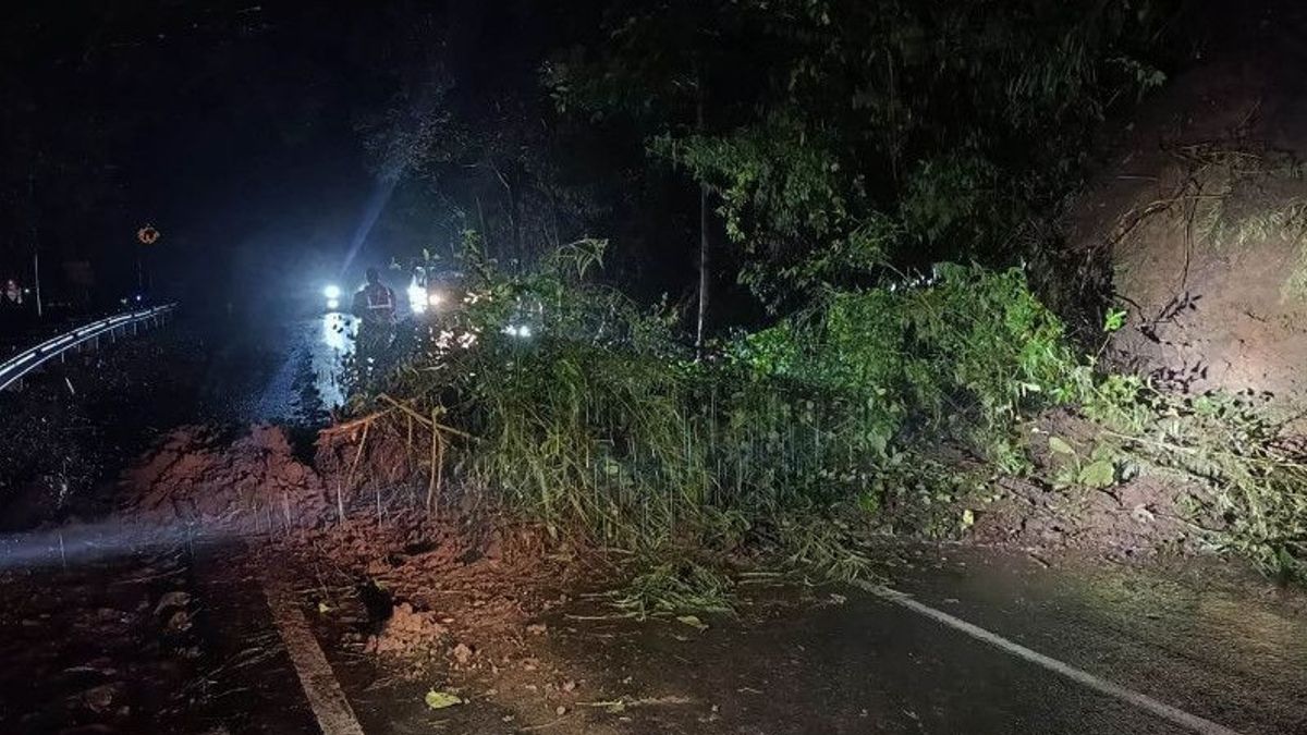 Landslides Occur In A Number Of Malang Areas