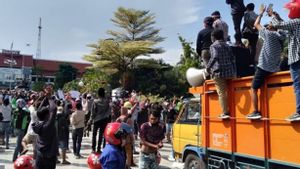 Ratusan Warga Madura Demo Bawa Spanduk “Madura Tak Ada Corona, yang Ada Markona”, Ini Respons Eri Cahyadi