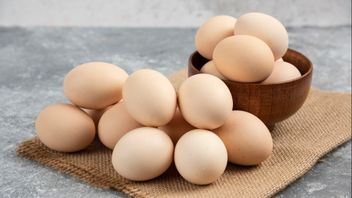 ar des œufs de poulet devrait être lavés en premier ou simplement stockés? Voici l’explication d’un expert