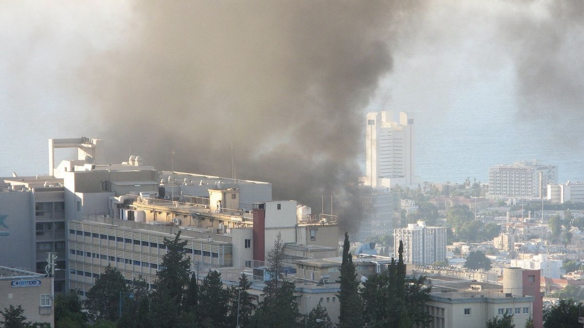 以色列被燃烧气球轰炸， 以色列国防军对加沙的哈马斯军事基地发动空袭