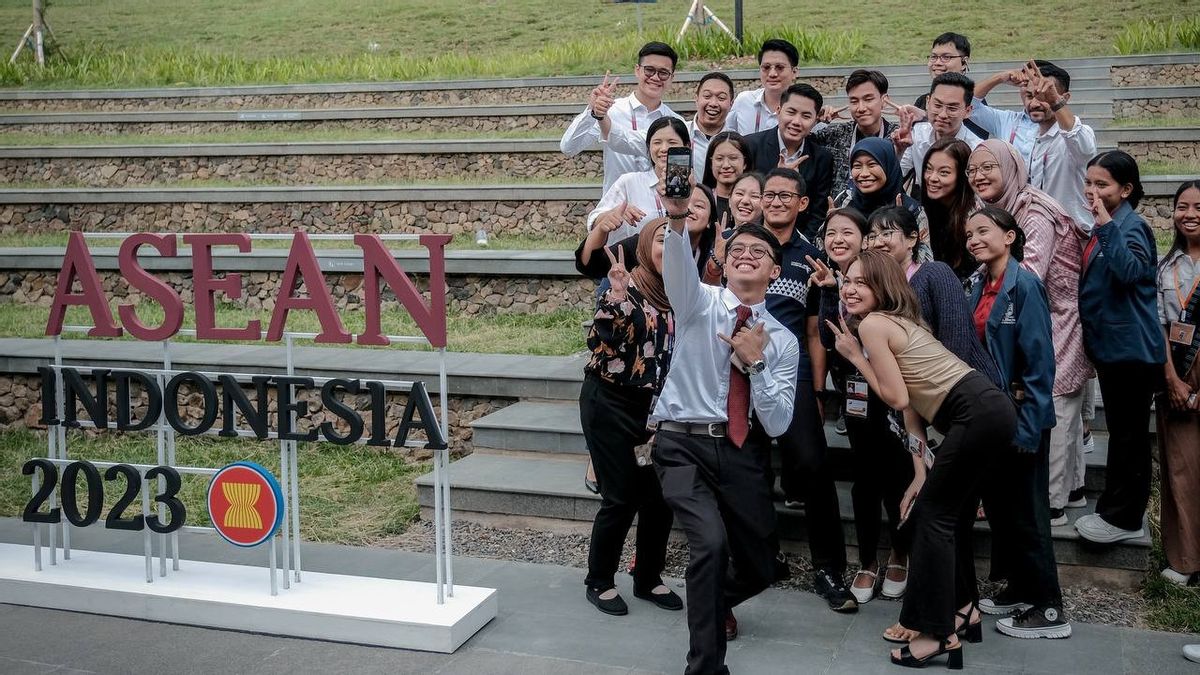 Menparekraf Sandiaga Dorong Inovasi Pemuda ASEAN untuk Keberlanjutan Lingkungan di Labuan Bajo