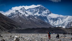 China Buka Kembali Akses Pendakian Gunung Everest Bagi Orang Asing, Pernah Lebih Terkenal dari Jalur Nepal