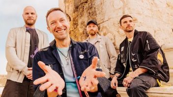 Coldplay Donates Hundreds Of Millions Of Rupiah So That Young People Can Feel Professional Recording