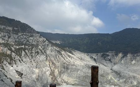 BPBD Larang Wisatawan Masuki Jalur Pendakian Gunung Tangkuban Perahu