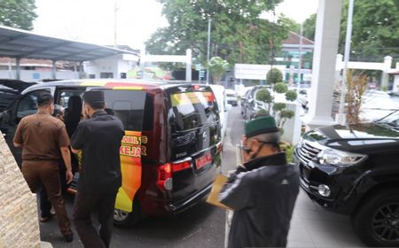 3 Eks Pejabat Jember Terpidana Korupsi DAK Menyerahkan Diri, Langsung Dijebloskan ke Penjara