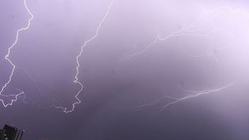 カルティムの住民は、12月29-30日に雷に大雨を認識するように促されています。
