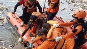 Pria Tanpa Identitas yang Loncat ke Sungai Cisadane Ditemukan, Jasadnya Mengapung di Pintu Air 10