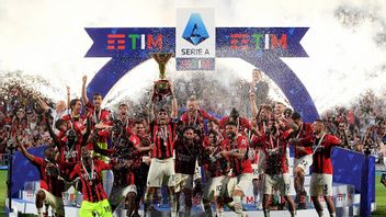 在马贝3-0击败萨索洛，AC米兰赢得2021/2022赛季意甲冠军