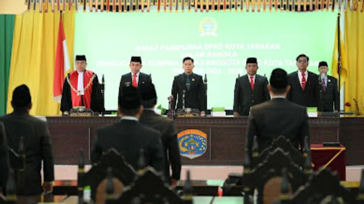 30 membres de la DPRD de la ville de Tarakan Dilantik