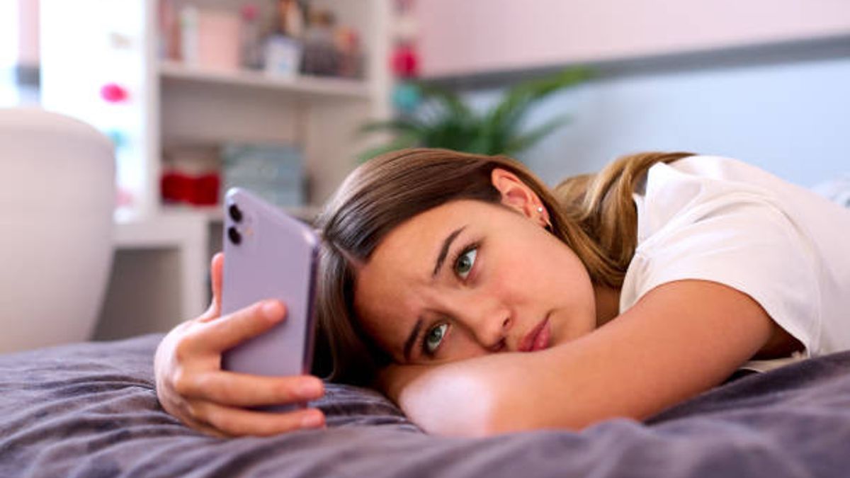 Bye TikTok, See You in a Few Years: Australia's Digital Goodbye to Teens