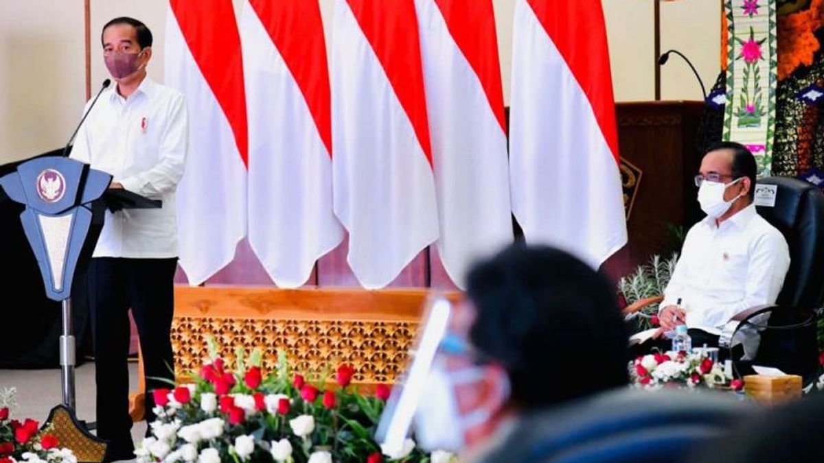 Appréciation De Jokowi Wayan Koster Et Al Ont Réussi à Réduire Les Cas Actifs De COVID-19 à Bali à 95%