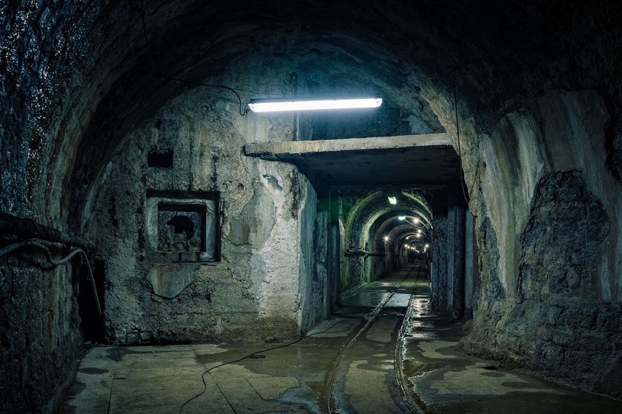 Tunnel Revealed From Syrian Palace Tembus Military Post On Mount For Bombardir Rebels