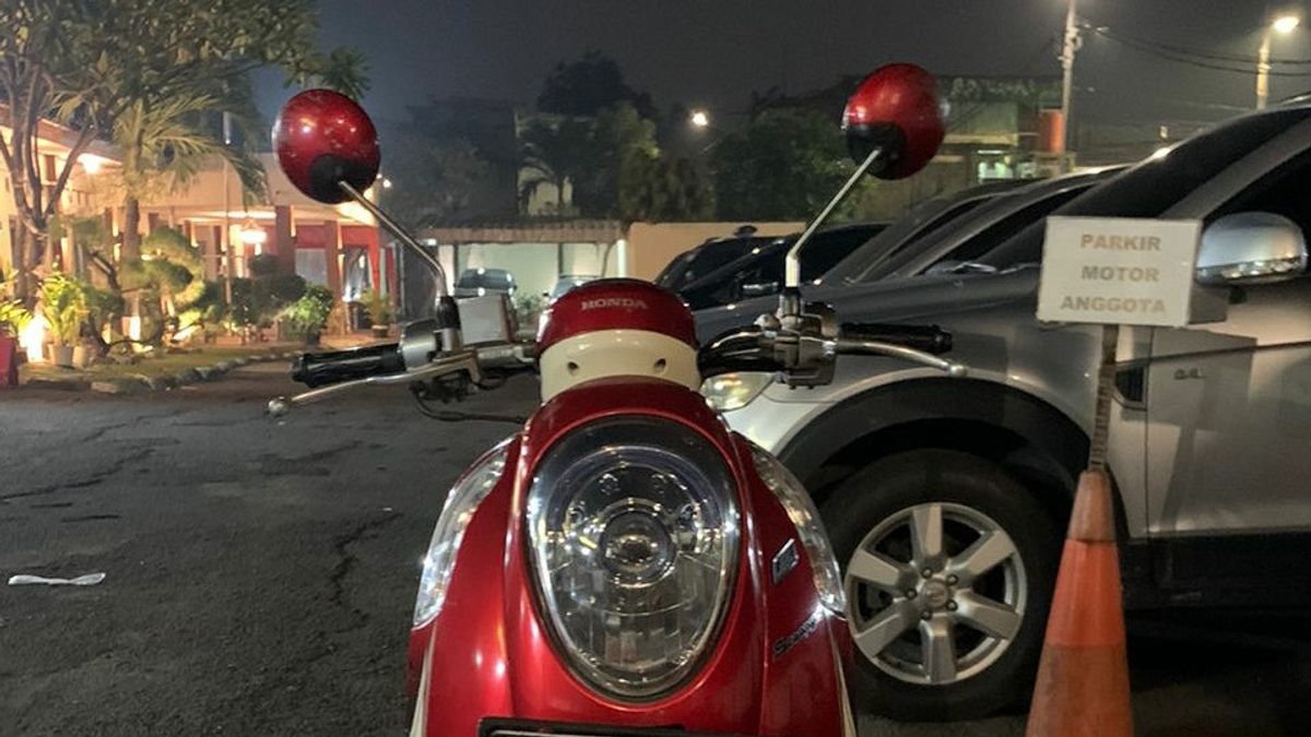 Sudah Bayar Rp10 Ribu, Motor Pengunjung Monas Dicuri Jukir Liar di Depan Kementerian BUMN