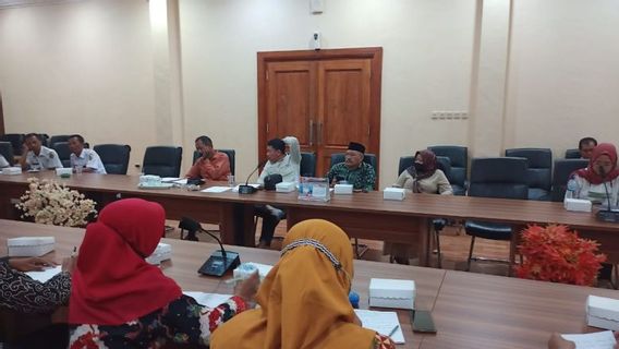 Puluhan Guru Tidak Tetap Mengadu ke DPRD Tulungagung Minta Diangkat Jadi ASN