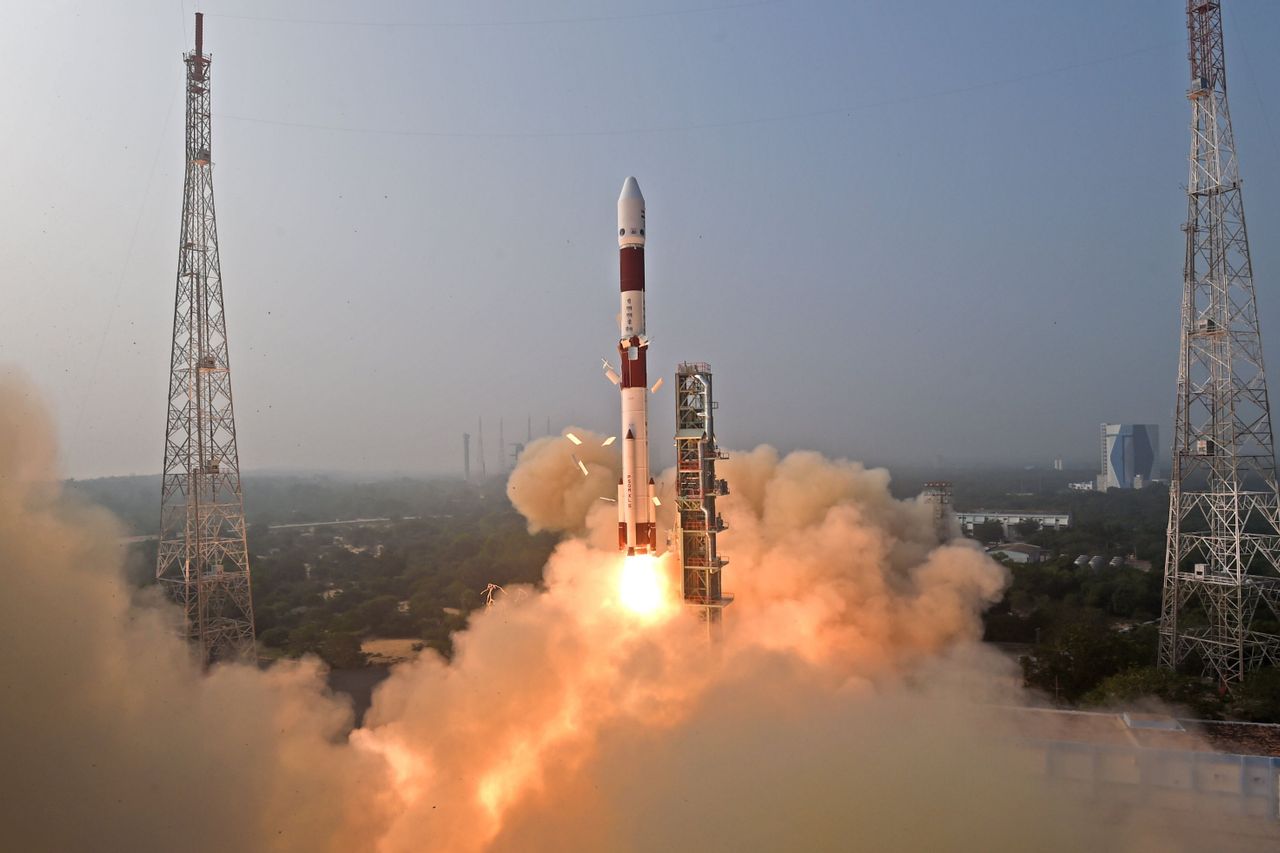 インド宇宙機関がブラックホール観測衛星を打ち上げる