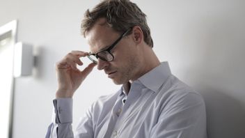 Usia hingga Gaya Hidup, Ini Deretan Faktor Penyebab Mata Kering