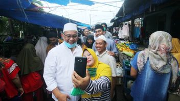 Akhyar Nasution Observé Par Les Commerçants Medan: Regardez La Route Dans Cette Taxe, Quand Il Pleut Personne Acheteurs