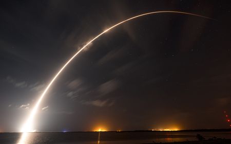 SpaceX Luncurkan Falcon 9 dengan 23 Satelit Starlink