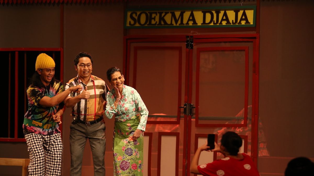 6 Fun Photos Of Maudy Koesnaedi's Collaboration, Sitri Badriah, And Theater Abang None Jakarta Continue Soekma Djaja's Story