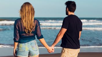 8 Reasons Why Couples Make Backstreet Relations