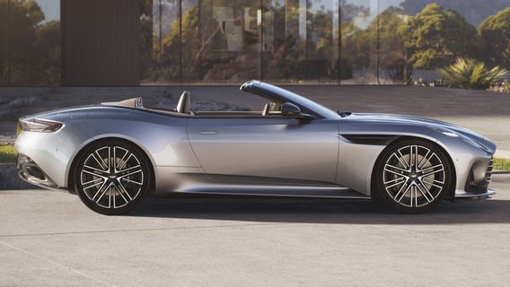 Aston Martin DB12 Volante, The Latest Super Tourer Car With Open Roof