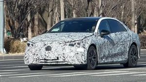 Mercedes-Benz C-Class Listrik Tertangkap Uji Jalan, Siap Meluncur 2026
