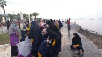 9 Middle School Students Drowning At Banyuglugur Beach Situbondo