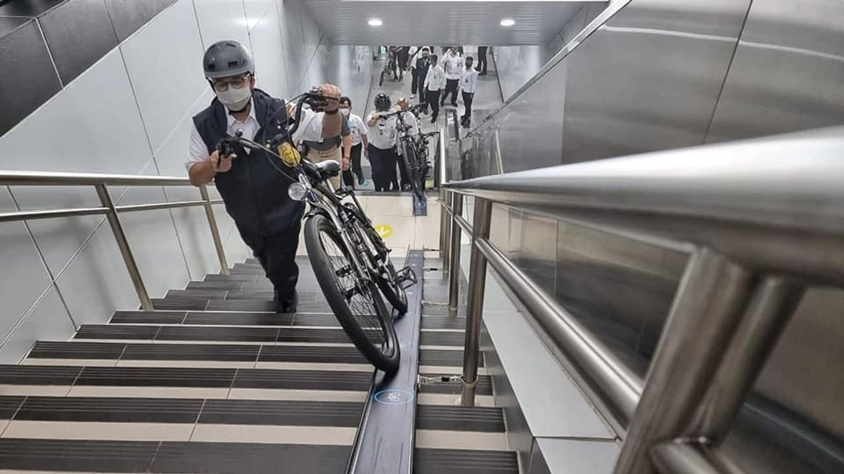 Sempat Dikeluhkan, Kini MRT Perbaiki Akses Sepeda Nonlipat Masuk Kereta