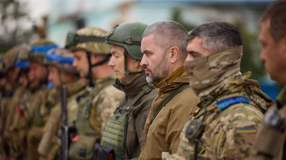 Ukrainian Army Commander Says Defending Bakhmut Is A Military Need