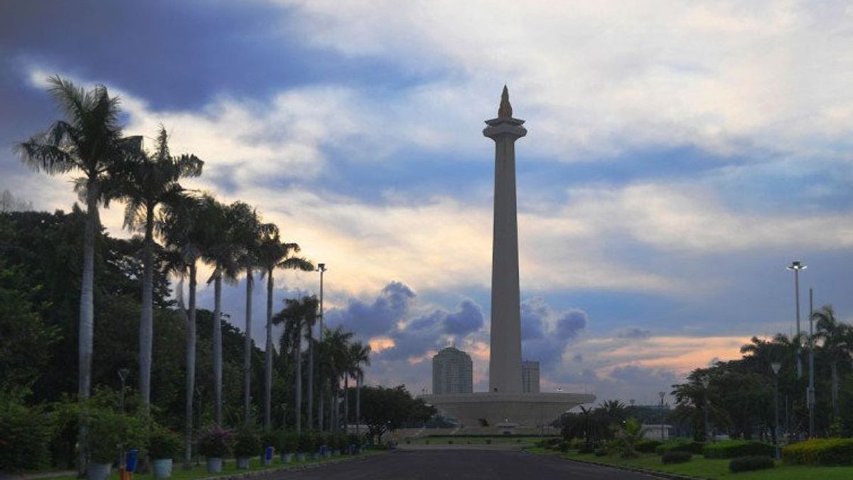 Ring 1 Monas Area In The Direction Of The State Palace Submerged By Floods As High As 20 Cm This Morning