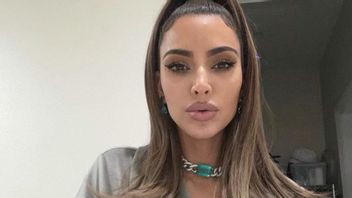 Kim Kardashian Furious Accused Of Lying About Painting Her Children