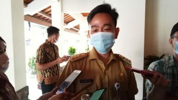 Les Patients COVID En Dehors De La Ville 'Serbu' Solo City Utilisent Des Voitures Privées, Gibran 'Jokowi' Geram: Suivez SOP, Enggak Boleh