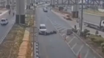 Cekcok di Jalan, Pemotor Ditabrak Mobil hingga Tewas di Pintu Tol Cakung, Korban Tetangga Pelaku
