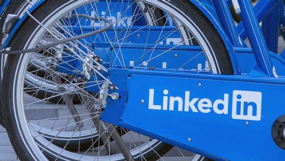 LinkedIn返回中国，但用户无法上传内容！