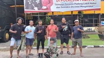 承认海军陆战队员只是巴东的青年模式,这是在下世纪猥女孩