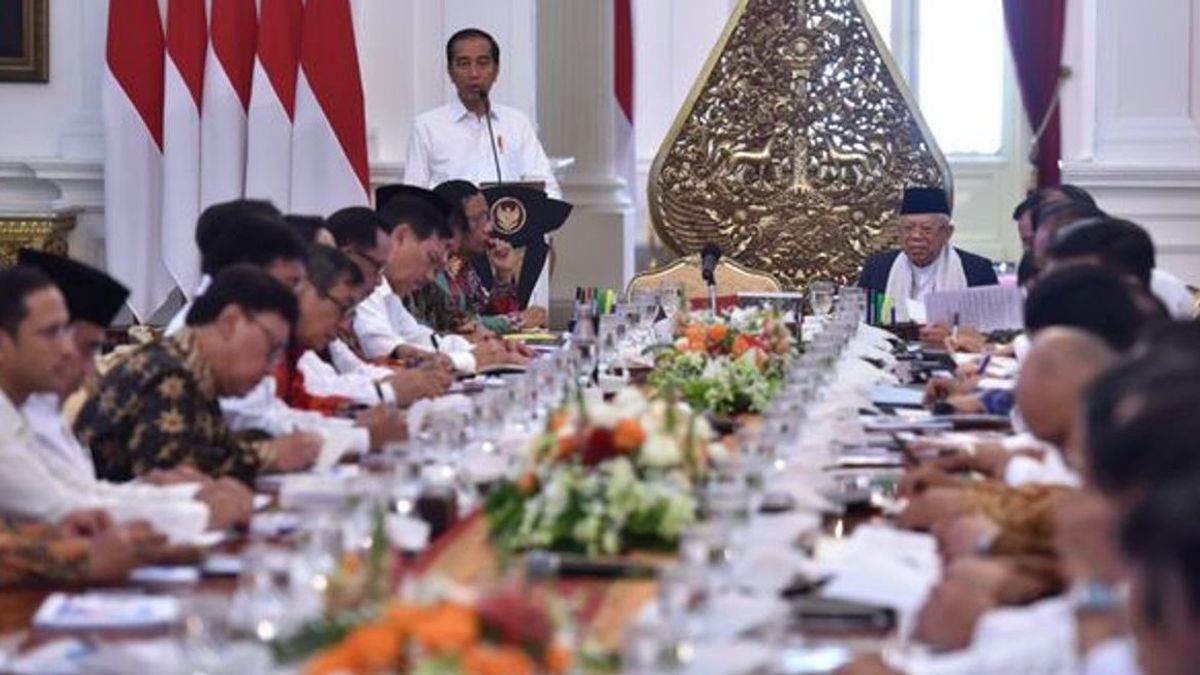 Jokowi Réprimande Subordonné Pour COVID-19, Observateur: Devrait Immédiatement Changer D’équipe