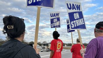 Stellantis Absent From The Big Automotive Stage, GM Finally Reaches Temporary Agreement With UAW