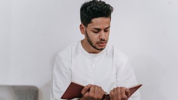 5 Keutamaan Membaca Alquran di Bulan Ramadan: Kebaikan yang Berlipat Ganda hingga Mendapat Mahkota Cahaya