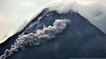 جبل ميرابي يطلق سقوط السحب الساخنة على بعد 3.5 كم إلى الروافد العليا من كالي جيندول