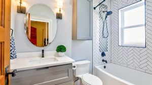 8 meilleures couleurs pour une petite salle de bain pour qu’elle soit plus grande