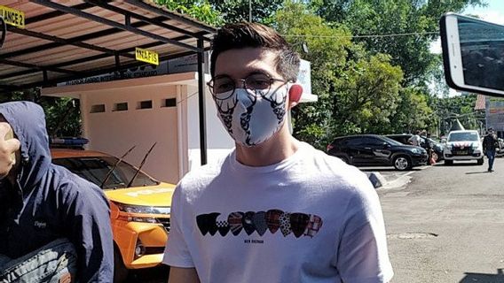 Irwansyah Is Examined By The Police Regarding Suspected Fraud