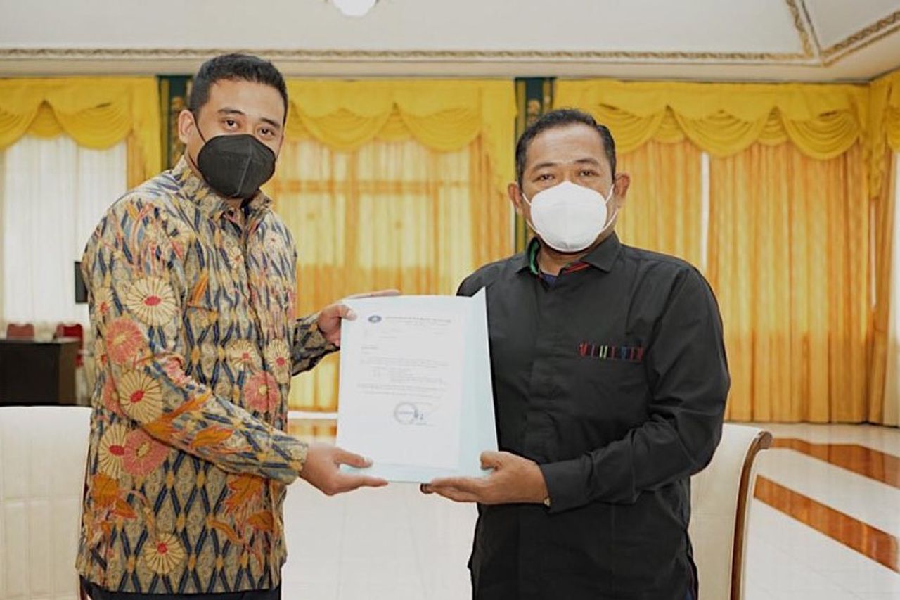 Bobby Nasution Rappelle L’utilisation De Gaz Solaires Et Premium, Net-citoyens: Laissez-les être Utilisés Par Angkot Et Ojek