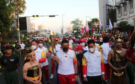 Sandiaga Uno dan Gibran Hadir di Kirab Obor ASEAN Para Games Solo