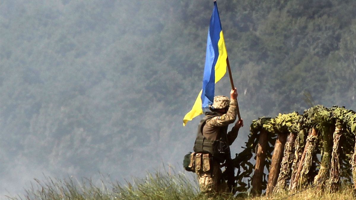 Ukraine Plans to Grant Temporary Residence Permits to 'Foreign Fighters'