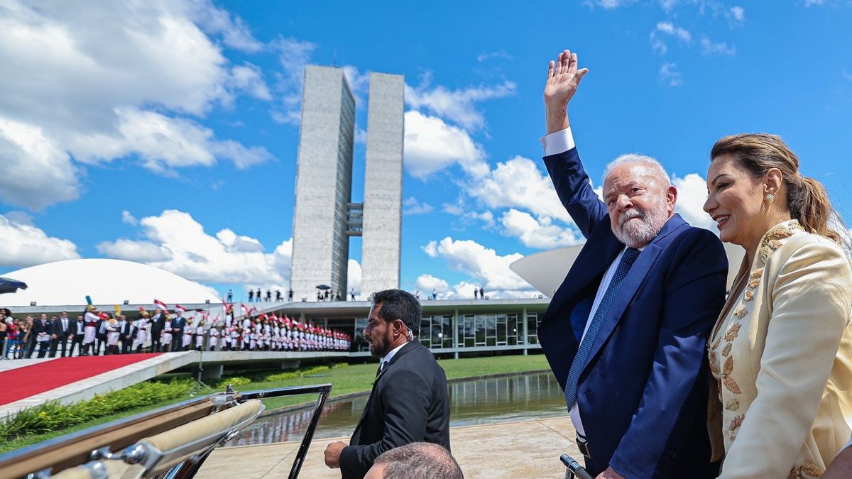 Digunakan saat Pelantikan Presiden Brasil Lula: Mobil Rolls-Royce Silver Wraith 1952 Miliki 'Saudara'