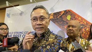 Menko Zulhas Sebut 23 Kontainer Terkontaminasi Radioaktif Dikirim Balik ke Filipina