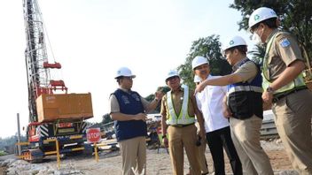 ジャカルタ国境で川の廃棄物を建設 Rp195億の資金調達、Anies:インドネシアで最初の解散