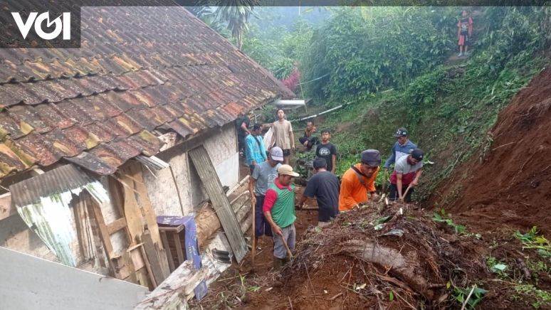 Belasan Rumah Di Cianjur Rusak Akibat Longsor Dan Pergerakan Tanah